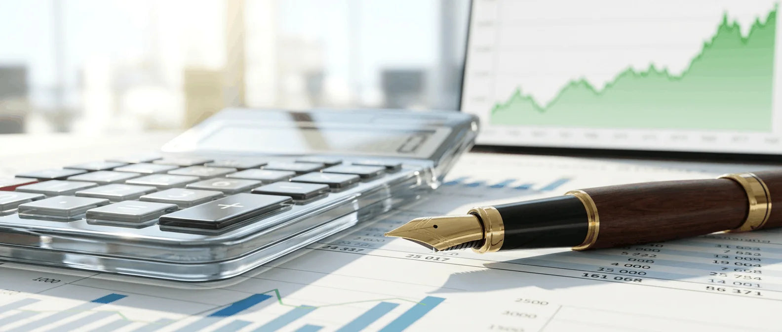 Wirtschaftlichkeitsrechnung: Kostenvergleich zwischen Personal und KI-Telefonassistenz bei RIEMVISION.